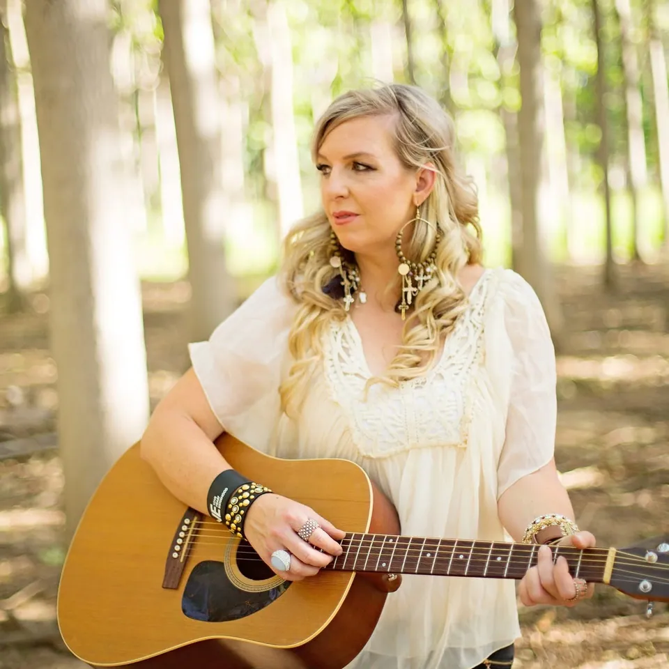 Bekki Brown promotional profile photo